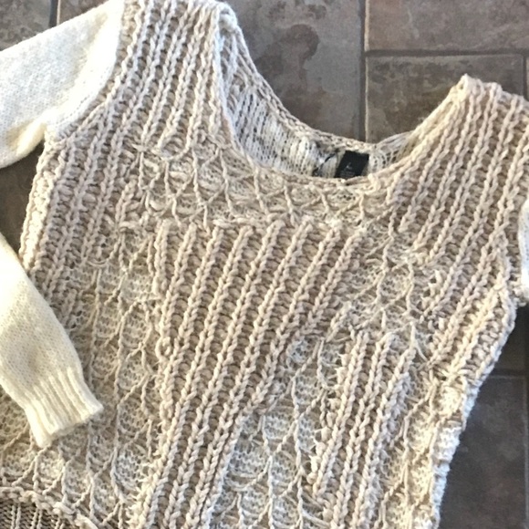 ⭐️BOGO FREE⭐️ BKE BUCKLE BOUTIQUE sweater - Picture 5 of 8